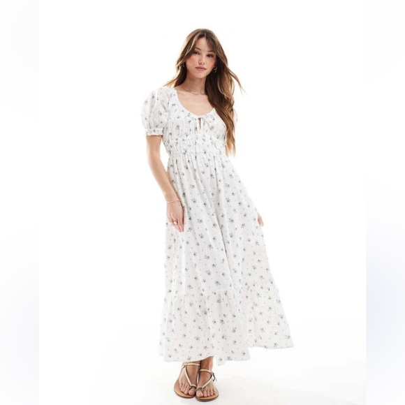 Floral White Maxi Dress - Picture 2 of 4